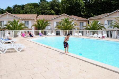 Petit Oasis Avec Piscine Διαμέρισμα Ανγκλέ Εξωτερικό φωτογραφία
